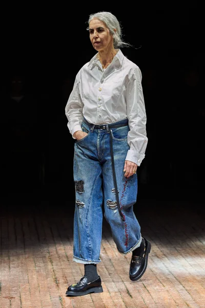Look 12